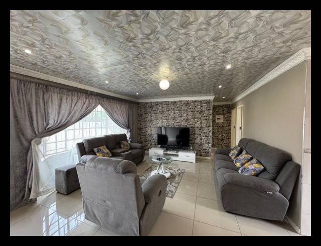 2 BEDROOM TOWNHOUSE FOR SALE IN NORKEM PARK